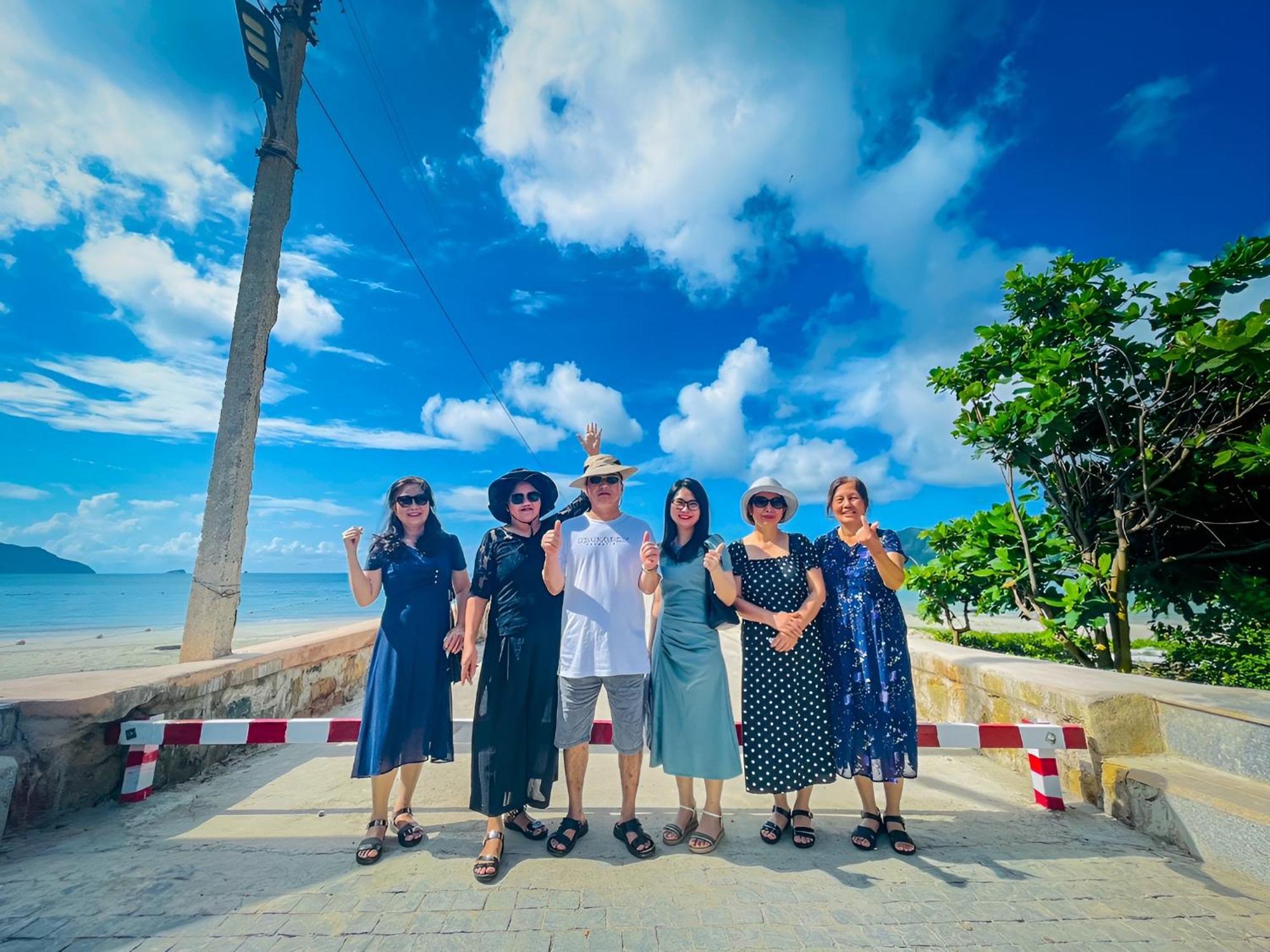 Duy Canh Homestay Chi Khu Co Ong Exteriör bild