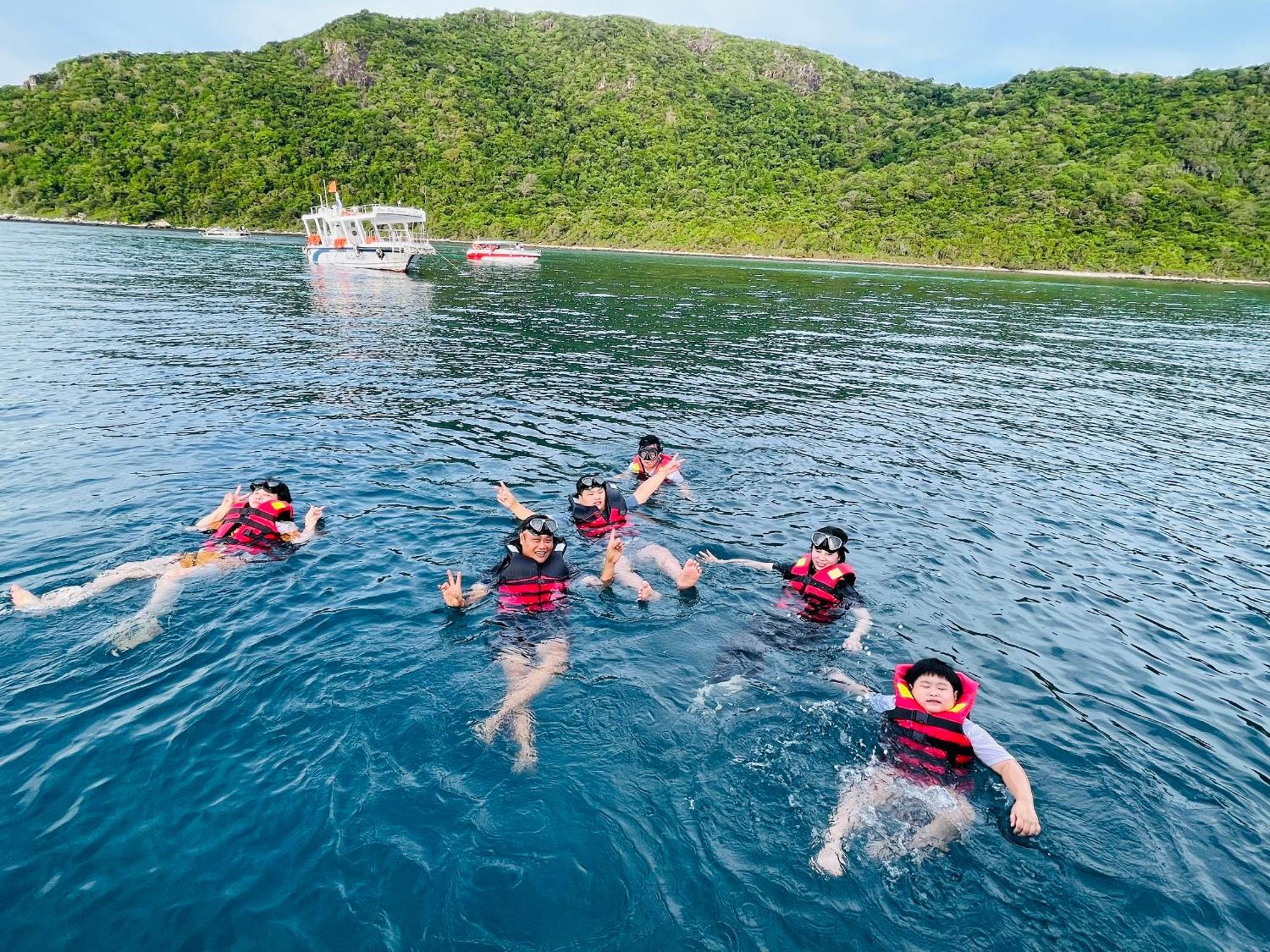 Duy Canh Homestay Chi Khu Co Ong Exteriör bild